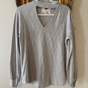 Cupio Light Gray V-Neck Sweater